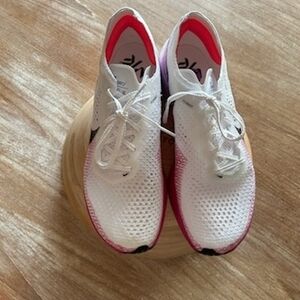 Nike vaporfly 3 size Women 10.5 / Men 9 New no box or tags